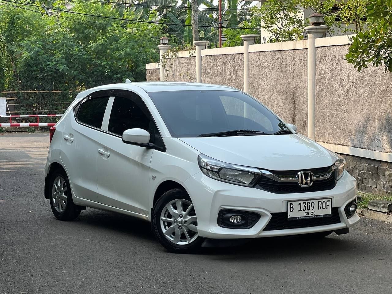 Honda Brio Satya 1.2 E CVT 2023  thumbnail 2